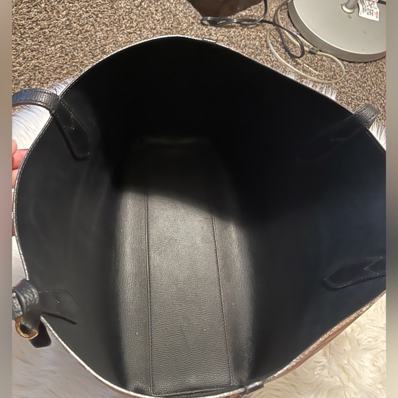 Authentic Burberry Reversible Tote - Picture 2 of 14